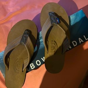 Rainbow size small Never Worn